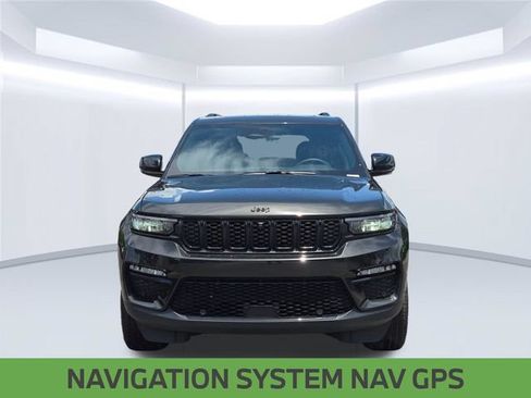 Certified 2024 Jeep Grand Cherokee Limited w/ Luxury Tech Group II AWD/4WD image 11