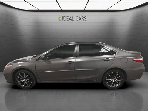 Used 2017 Toyota Camry XSE w/ Moonroof Package FWD image 8