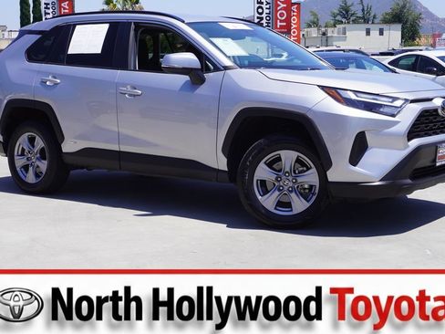 Certified 2025 Toyota RAV4 LE AWD/4WD image 1