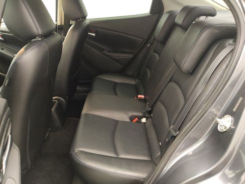Used 2019 Toyota Yaris XLE FWD image 18