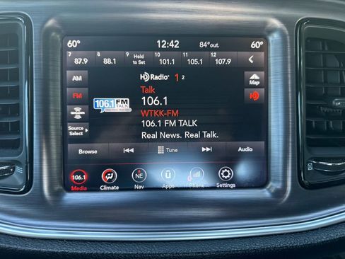 Used 2018 Dodge Challenger SXT w/ Blacktop Package image 31