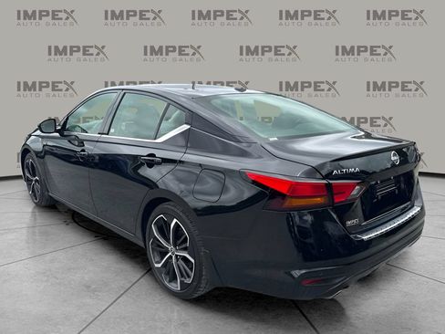Used 2023 Nissan Altima 2.5 SR FWD image 3