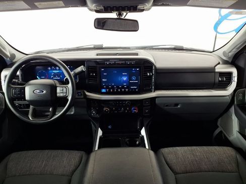 Used 2024 Ford F250 XLT w/ Black Appearance Package AWD/4WD image 12