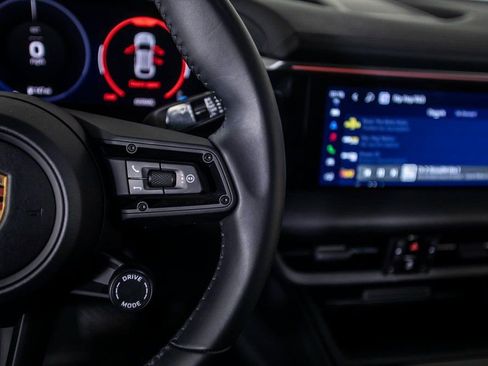 Used 2024 Porsche Macan 4 Electric image 34