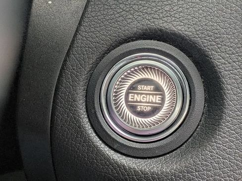 Used 2019 Mercedes-Benz C 300 Sedan image 26