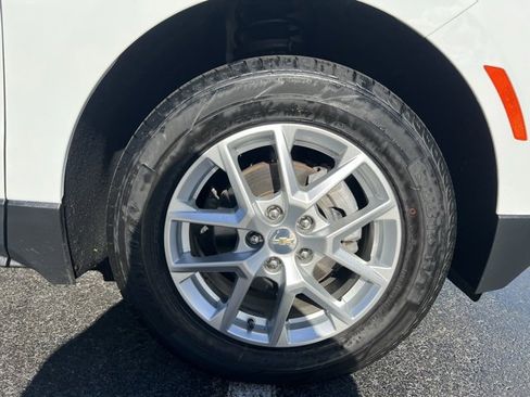 Used 2022 Chevrolet Equinox LS w/ LS Convenience Package image 41