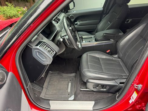 Used 2019 Land Rover Range Rover Sport Supercharged AWD/4WD image 3