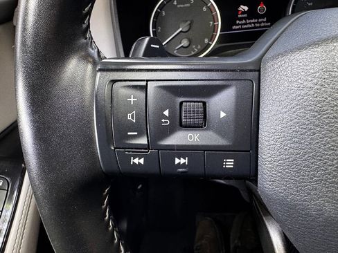 Used 2025 Nissan Rogue SV AWD/4WD image 22
