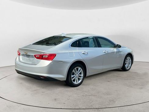 Used 2017 Chevrolet Malibu LT FWD image 5
