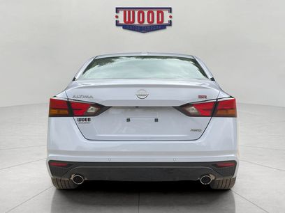 Used 2025 Nissan Altima 2.5 SR