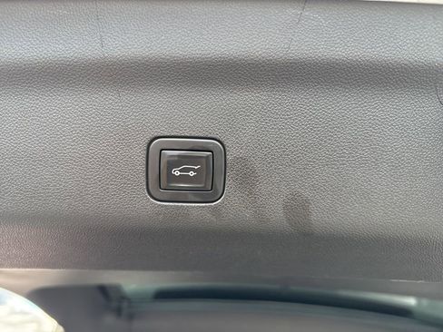 Used 2021 Cadillac Escalade ESV Sport Platinum w/ LPO, ONYX Package image 32