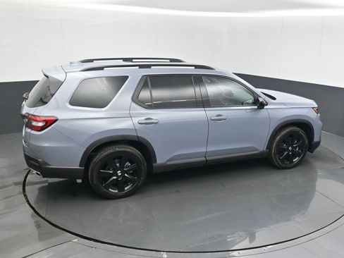 Certified 2025 Honda Pilot Black Edition image 24