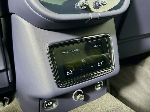 New 2025 Bentley Bentayga image 25