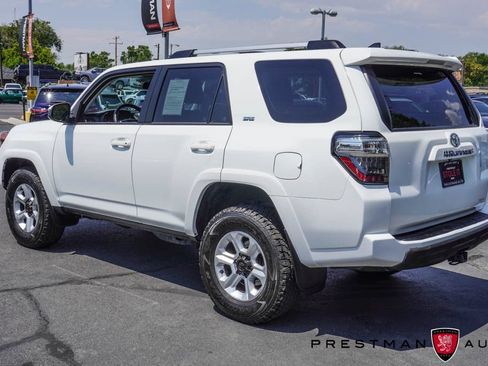 Used 2023 Toyota 4Runner SR5 AWD/4WD image 10