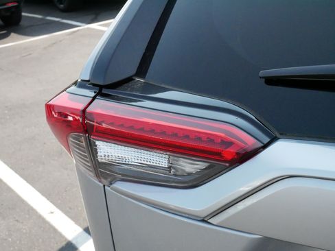 Used 2025 Toyota RAV4 XLE AWD/4WD image 17