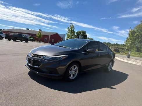 Used 2017 Chevrolet Cruze LT FWD image 1
