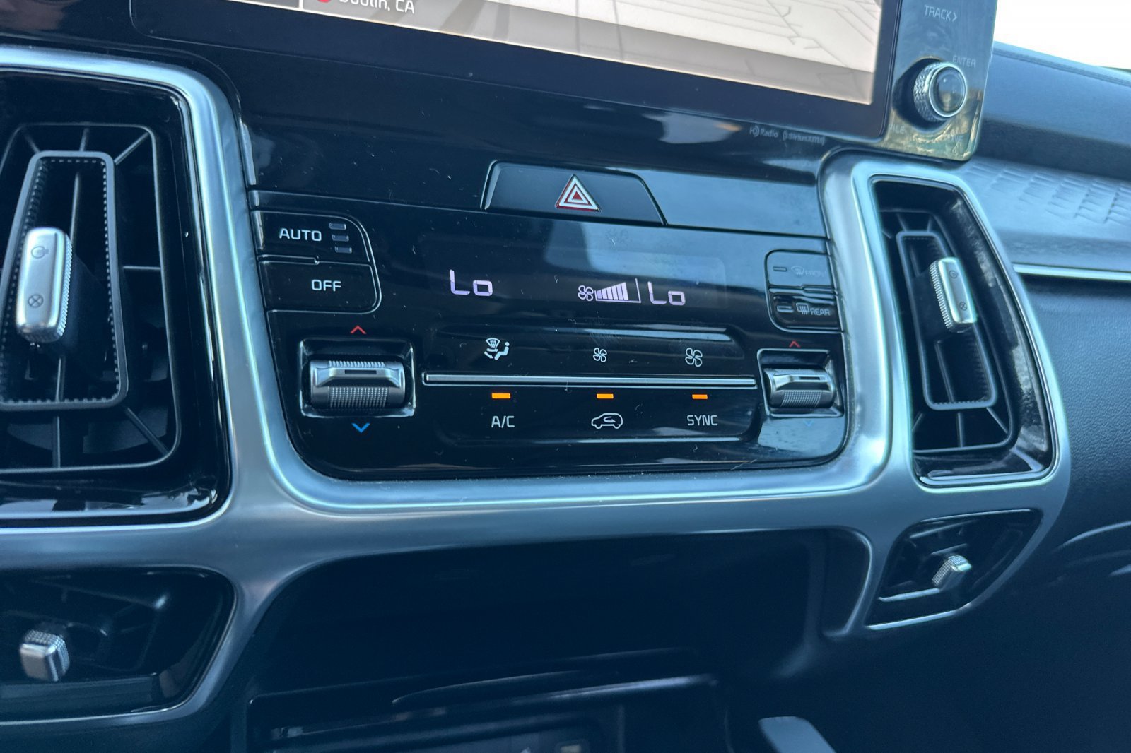 Used 2022 Kia Sorento SX AWD/4WD image 27