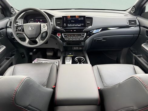 Used 2024 Honda Passport Black Edition image 14