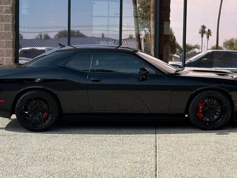 Used 2015 Dodge Challenger SRT Hellcat RWD image 14