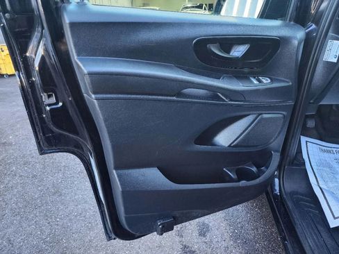 Used 2020 Mercedes-Benz Metris Passenger image 7