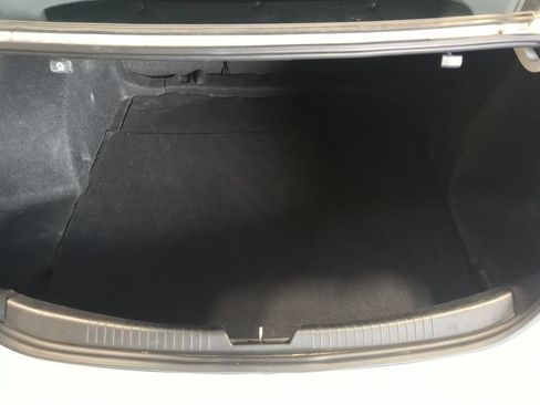 Used 2017 Chevrolet Malibu LT w/ Leather Package FWD image 32