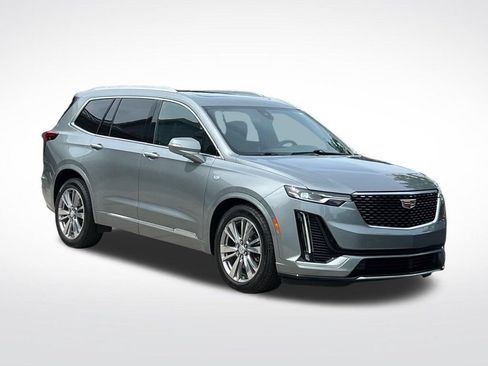 Certified 2023 Cadillac XT6 Premium Luxury FWD image 3