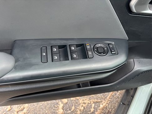 Used 2025 Kia K4 LXS image 29