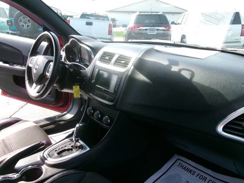 Used 2014 Dodge Avenger R/T image 23