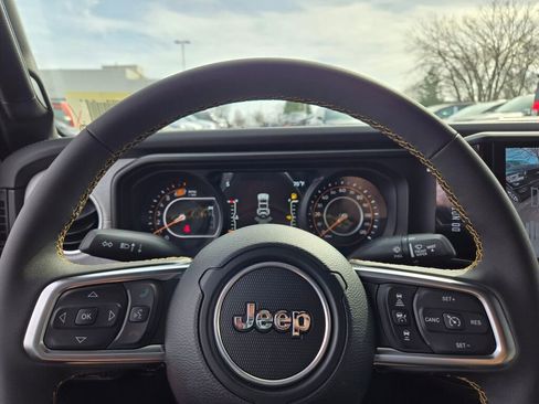 Used 2024 Jeep Wrangler Sahara w/ Safety Group image 22