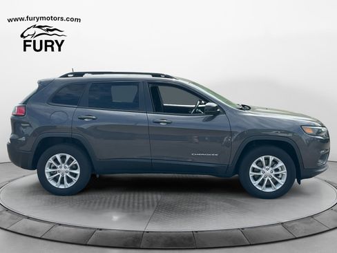 Used 2022 Jeep Cherokee Latitude Lux AWD/4WD image 2