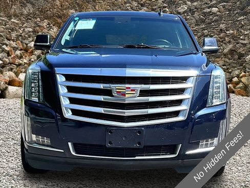 Used 2018 Cadillac Escalade Luxury AWD/4WD image 3
