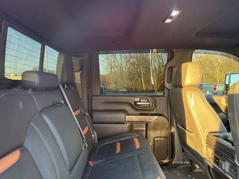 Used 2022 GMC Sierra 2500 AT4 w/ AT4 Preferred Package image 12