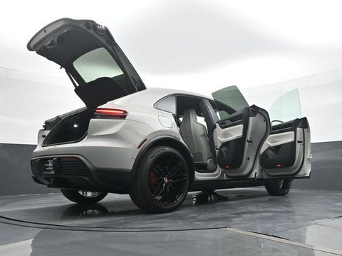 New 2026 Porsche Macan 4S Electric image 28