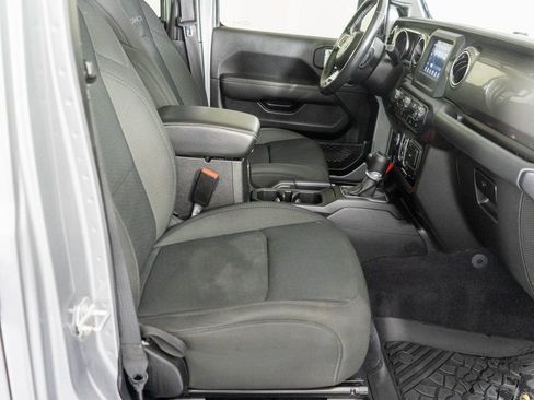 Used 2021 Jeep Wrangler Unlimited Sahara image 8