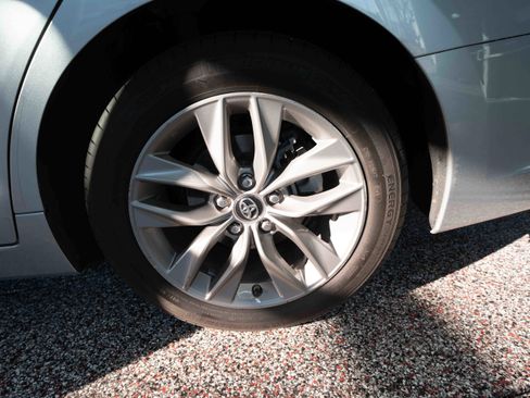 Used 2019 Toyota Avalon XLE image 28