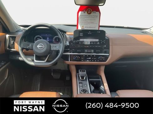 Certified 2025 Nissan Pathfinder Platinum w/ Cargo Package AWD/4WD image 14
