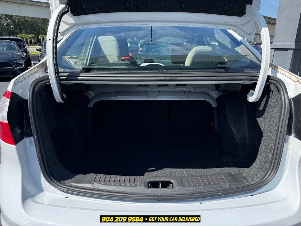 Used 2017 Ford Fiesta SE FWD image 29