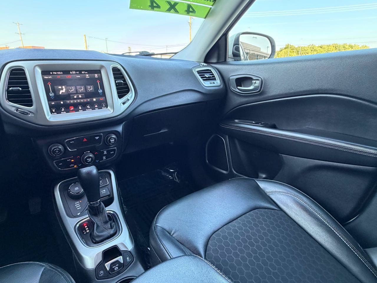 Used 2018 Jeep Compass Latitude w/ Popular Equipment Group AWD/4WD image 17