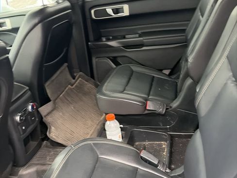Used 2020 Ford Explorer XLT w/ Equipment Group 202A image 13