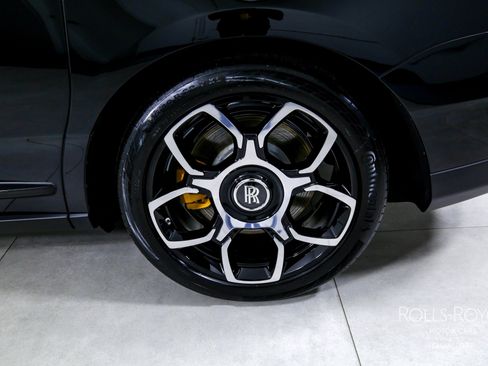 Certified 2024 Rolls-Royce Cullinan Black Badge w/ Dark Exterior Package AWD/4WD image 43