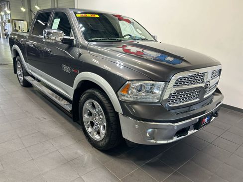 Used 2018 RAM 1500 Laramie w/ Convenience Group AWD/4WD image 2