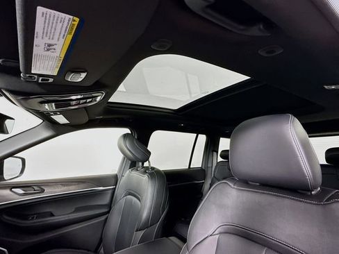 New 2026 Jeep Grand Cherokee Limited AWD/4WD image 22