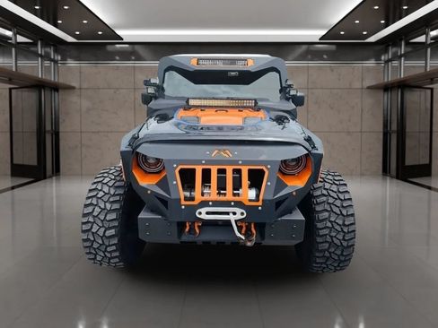 Used 2017 Jeep Wrangler Unlimited Rubicon w/ Connectivity Group AWD/4WD image 8