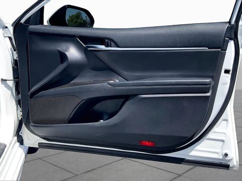 Used 2021 Toyota Camry SE image 22