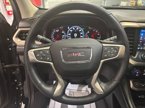 Used 2023 GMC Acadia Denali w/ Denali Ultimate Package FWD image 19