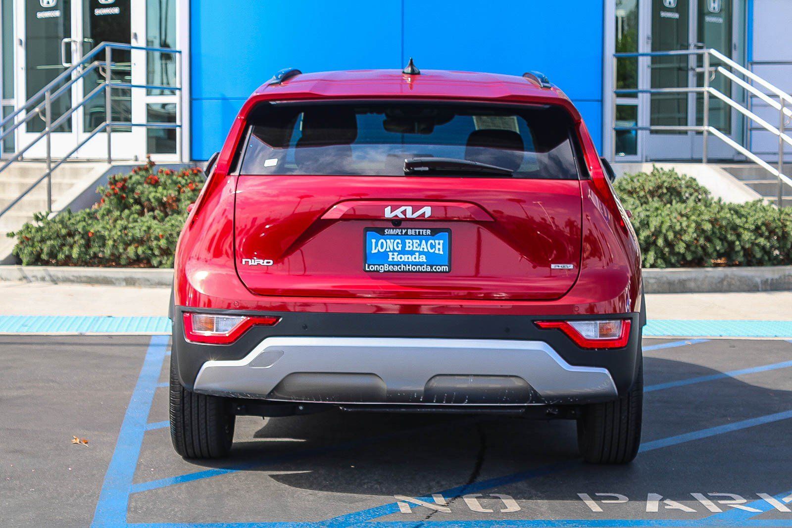 Used 2025 Kia Niro LX FWD image 8