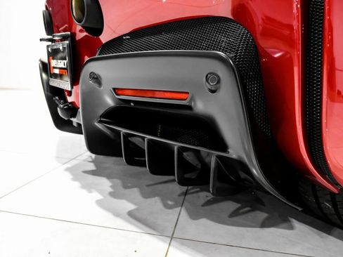 Used 2022 Ferrari SF90 Spider image 39