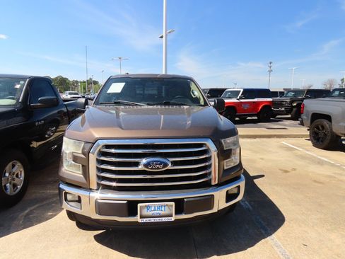Used 2015 Ford F150 XLT w/ Equipment Group 302A Luxury image 5