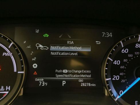 Used 2023 Toyota Highlander XLE AWD/4WD image 44