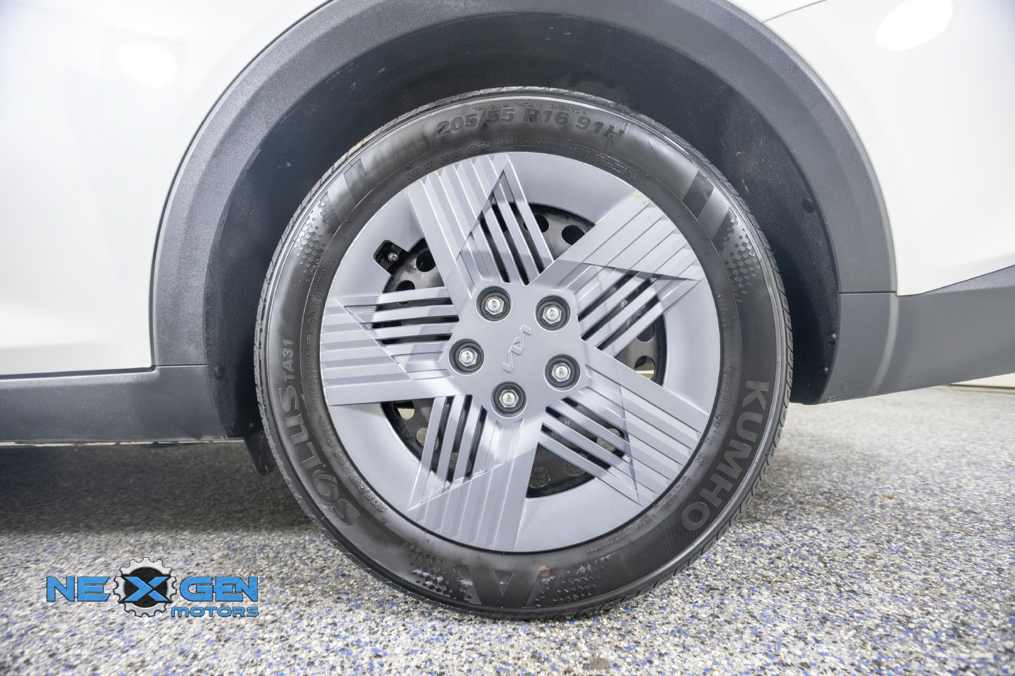 Used 2025 Kia K4 FWD image 40